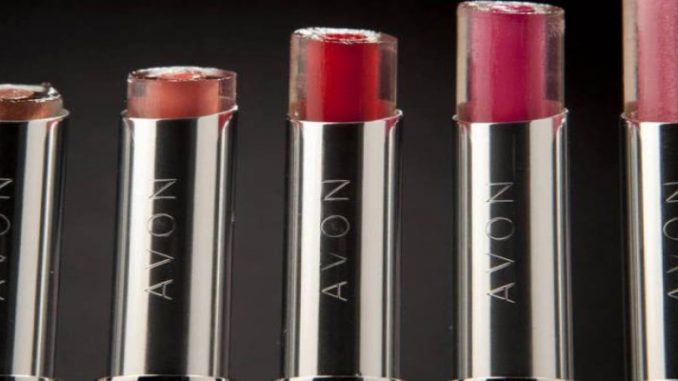 Ações da Avon sobem 20% após rumor de compra pela Natura 