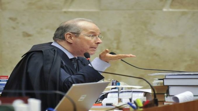Celso de Mello rejeita pedido da defesa de Lula para manter candidatura 