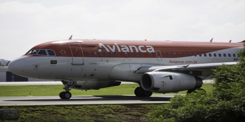 Aeronave da Avianca aguarda autorização para decolagem no Aeroporto de Congonhas, em SP — Foto: Bruno Rocha/Fotoarena/Estadão Conteúdo