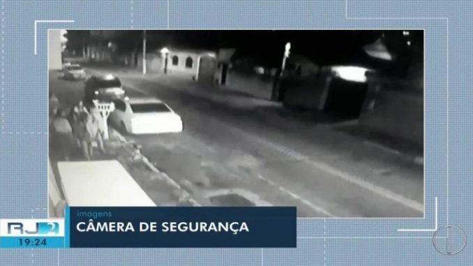 Assaltantes perseguem grupo de professores no Centro de Campos, RJ; vídeo 