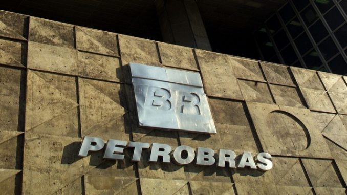 Petrobras fecha com Petronas venda de campos por US$ 1,29 bilhão 