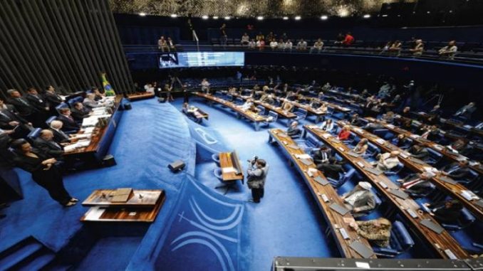 À revelia de Bolsonaro, senadores decidem seguir agenda própria 