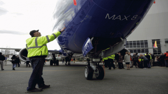 Boeing admite falha em software do 737 MAX 
