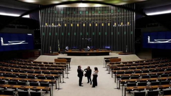 Bolsonaro anistia partidos que não estimularam participação feminina 