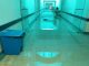 Chuva alaga corredor de hospital em Campos, no RJ
