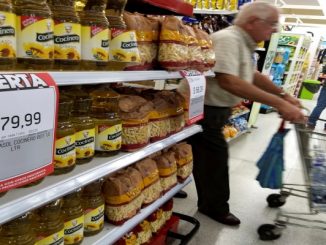Crise na Argentina: por que é preciso ir a 3 supermercados para comprar um produto