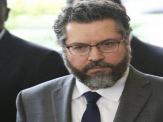 Novo presidente da Apex assume e demite diretores ligados a Ernesto Araújo