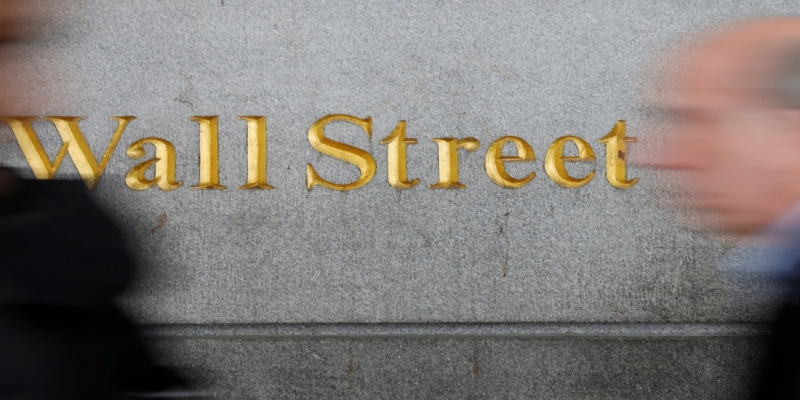 Placa de Wall Street perto da bolsa de Nova York — Foto: REUTERS/Shannon Stapleton