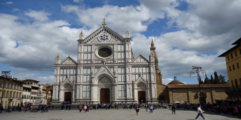 Stendhal afirmou que visitar Basílica de Santa Croce foi 