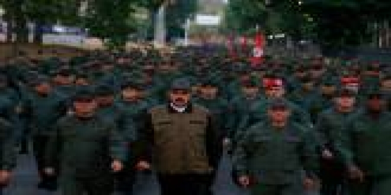 Crise na Venezuela: Presidente Nicolás Maduro se reúne com militares