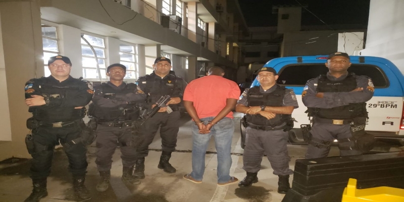 Detido foi encaminhado para 144ª Delegacia de Polícia de Bom Jesus do Itabapoana — Foto: Divulgação/Polícia Militar