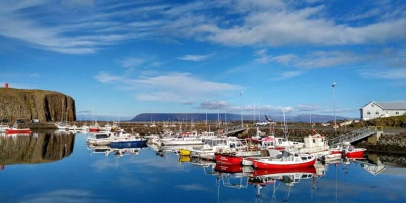 Islândia é uma ilha no Atlântico Norte que vive da pesca e do turismo — Foto: Patricia van den Berg/Pixabay