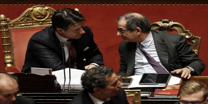 Primeiro Ministro da Itália, Giuseppe Conte, e o ministro de economia e finanças da Itália Giovanni Tria — Foto: Riccardo Antimiani/ANSA Via AP