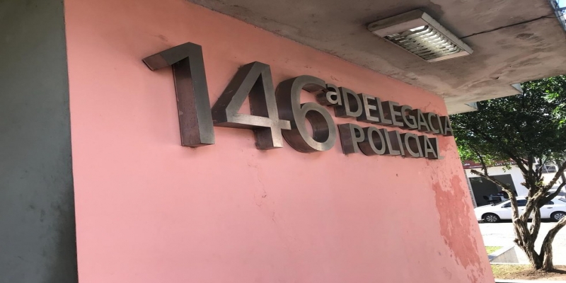 Suspeito prestou depoimento neste domingo (16) na 146ª DP, em Guarus, Campos, no RJ — Foto: Cléber Rodrigues/Inter TV 