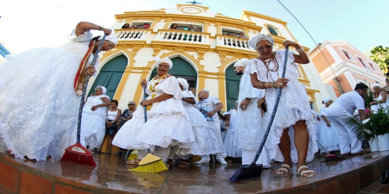 Águas de Oxalá abrem carnaval de Olinda — Foto: Marlon Costa/Pernambuco Press