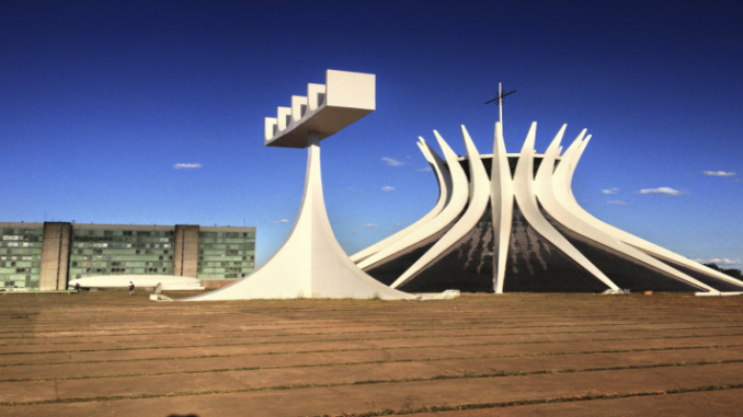 Mestres da Arquitetura: a vida e as obras de Oscar Niemeyer
