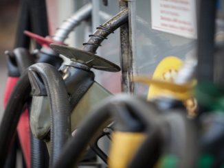 Preço médio da gasolina nas bombas cai pela 12ª semana seguida, diz ANP