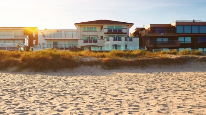 Veja quais cuidados tomar antes de adquirir uma casa de praia