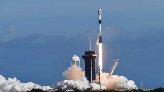 Starlink: por que Elon Musk está lançando milhares de satélites na órbita da Terra 