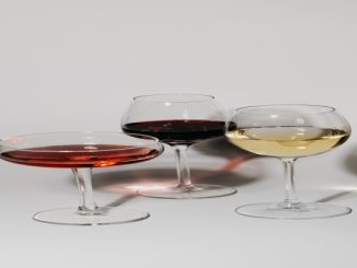 Espumantes, vinhos e frisantes: saiba as diferenças entre as bebidas