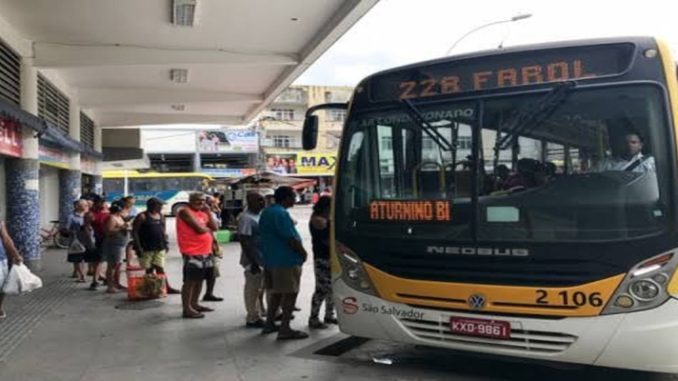 Grande movimento na rodoviária em Campos aumenta frota de ônibus em direção às praias da região 