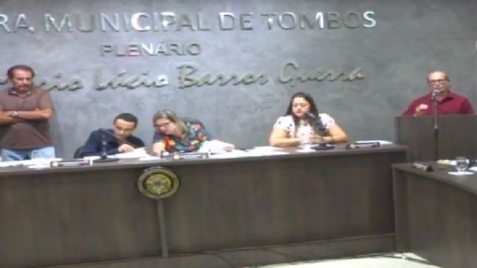 Vereadores votam contra afastamento de prefeito de Tombos, envolvido em atropelamento de jovem no interior do RJ 