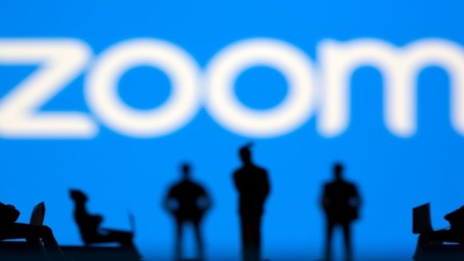 Zoom anuncia demissão de 1,3 mil funcionários 