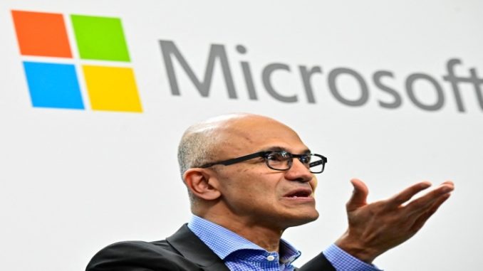 Turbulência econômica faz Microsoft congelar salários de funcionários, diz agência 