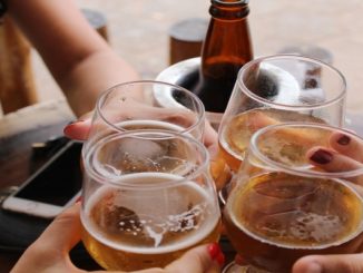 Consumo de cerveja sem álcool dispara no Brasil, vira tendência e deve chegar a quase 500 milhões de litros produzidos em 2023