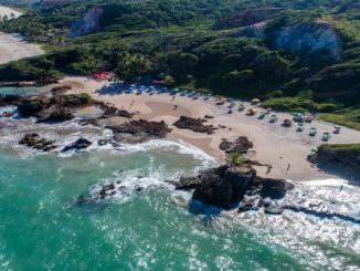 Onde ficam as oito praias oficiais de nudismo no Brasil