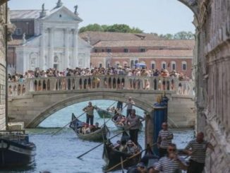 Por que Veneza vai proibir grandes grupos de turistas e caixas de som