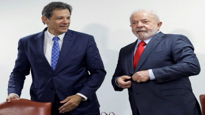 Lula e Haddad celebram mudança em perspectiva de nota de crédito do Brasil na Moody's 