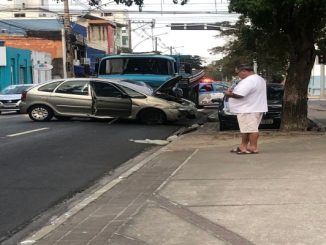 Homem fica ferido após batida entre carro e caminhão em Campos